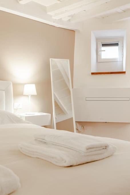 Amazing In Piazza Santa Croce Firenze Apartamento *
